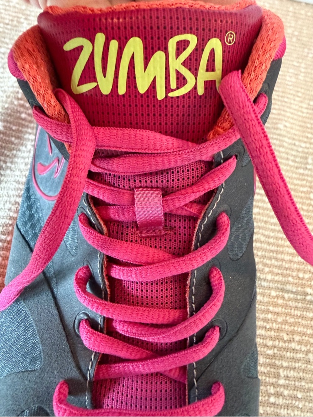 Zumba Fitness Women's Black and Hot Pink Dance Trainer